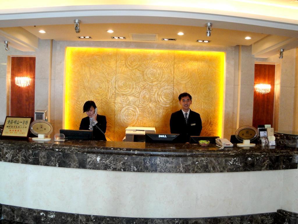 Overseas Chinese International Hotel Qingdao Bagian luar foto