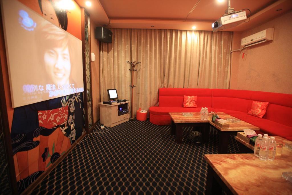 Overseas Chinese International Hotel Qingdao Bagian luar foto