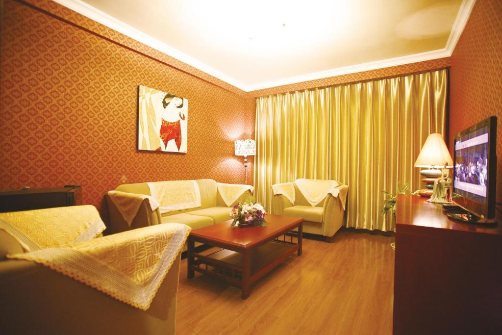 Overseas Chinese International Hotel Qingdao Bagian luar foto