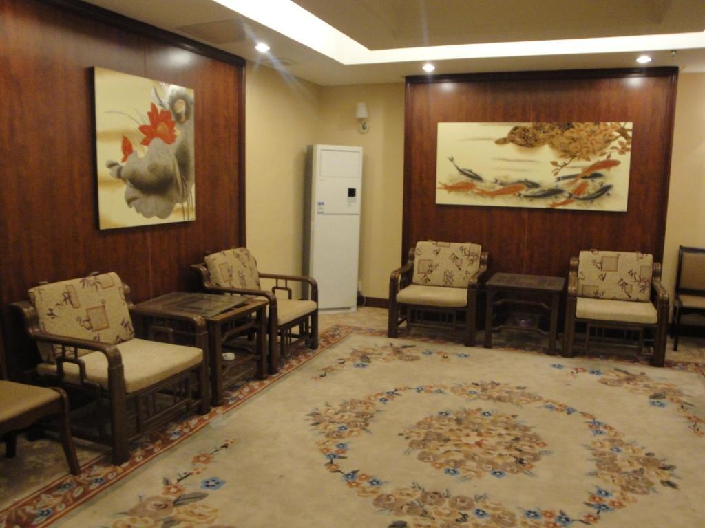 Overseas Chinese International Hotel Qingdao Bagian luar foto